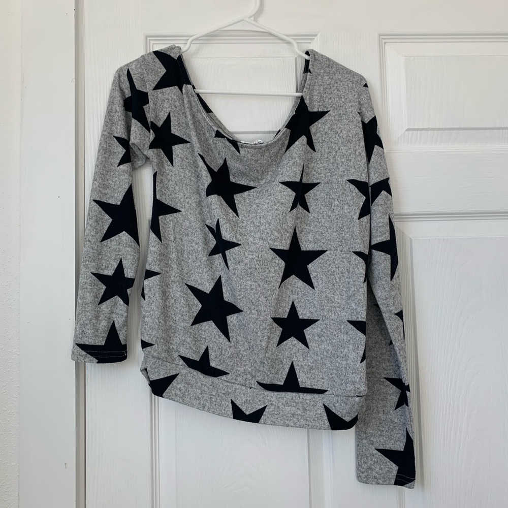 Off the shoulder star long sleeve